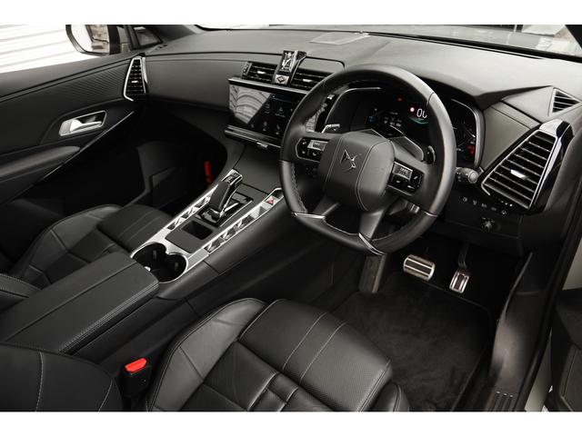 ＤＳ７ オペラ　Ｅ－テンス　４×４　パノラミックサンルーフ　ブラックナッパレザーシート　シートヒーター　シートベンチレーター　フロントガラスヒーター　ＦＯＣＡＬＥｌｅｃｔｒａサウンド　ＤＳピクセルＬＥＤ　２０ＡＷ　新車保証Ｒ８．１０迄（3枚目）