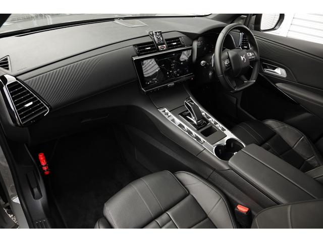 ＤＳ７ オペラ　Ｅ－テンス　４×４　パノラミックサンルーフ　ブラックナッパレザーシート　シートヒーター　シートベンチレーター　フロントガラスヒーター　ＦＯＣＡＬＥｌｅｃｔｒａサウンド　ＤＳピクセルＬＥＤ　２０ＡＷ　新車保証Ｒ８．１０迄（24枚目）