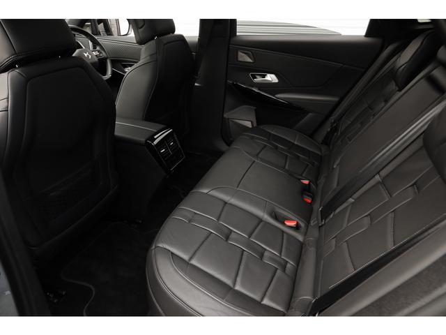 ＤＳ７ オペラ　Ｅ－テンス　４×４　パノラミックサンルーフ　ブラックナッパレザーシート　シートヒーター　シートベンチレーター　フロントガラスヒーター　ＦＯＣＡＬＥｌｅｃｔｒａサウンド　ＤＳピクセルＬＥＤ　２０ＡＷ　新車保証Ｒ８．１０迄（28枚目）