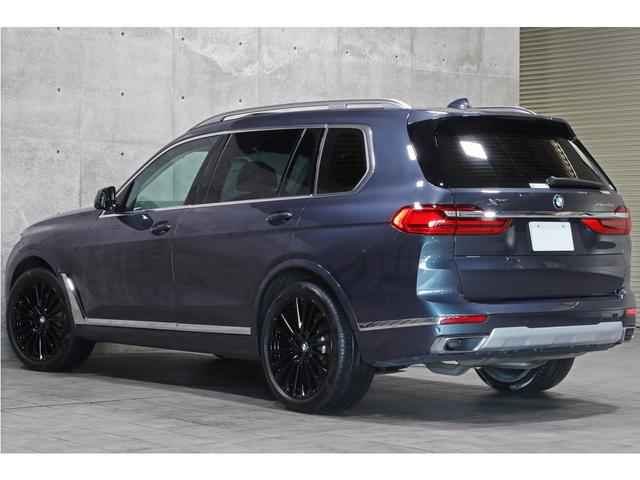X7 xDrive 40d ピュアデザインエクセレンス リアエンタメ スカイラウンジSR エグゼクティブドライブプロ 6人乗り タルトゥーフォレザー 全列ヒーター ベンチレーション レーザーライト クラフテッドクリスタル 22AW 車検R8.7 1オーナー(9枚目)