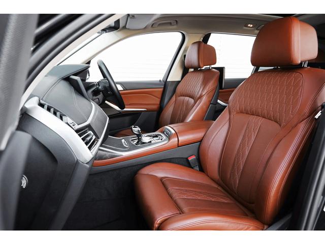 X7 xDrive 40d ピュアデザインエクセレンス リアエンタメ スカイラウンジSR エグゼクティブドライブプロ 6人乗り タルトゥーフォレザー 全列ヒーター ベンチレーション レーザーライト クラフテッドクリスタル 22AW 車検R8.7 1オーナー(33枚目)