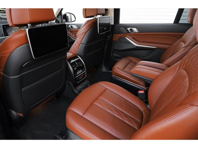 X7 xDrive 40d ピュアデザインエクセレンス リアエンタメ スカイラウンジSR エグゼクティブドライブプロ 6人乗り タルトゥーフォレザー 全列ヒーター ベンチレーション レーザーライト クラフテッドクリスタル 22AW 車検R8.7 1オーナー(35枚目)