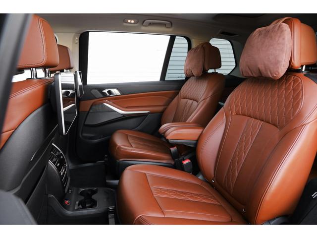 X7 xDrive 40d ピュアデザインエクセレンス リアエンタメ スカイラウンジSR エグゼクティブドライブプロ 6人乗り タルトゥーフォレザー 全列ヒーター ベンチレーション レーザーライト クラフテッドクリスタル 22AW 車検R8.7 1オーナー(37枚目)