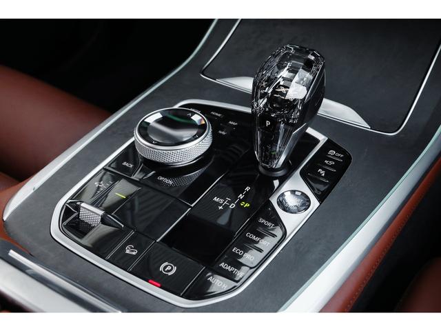 X7 xDrive 40d ピュアデザインエクセレンス リアエンタメ スカイラウンジSR エグゼクティブドライブプロ 6人乗り タルトゥーフォレザー 全列ヒーター ベンチレーション レーザーライト クラフテッドクリスタル 22AW 車検R8.7 1オーナー(48枚目)
