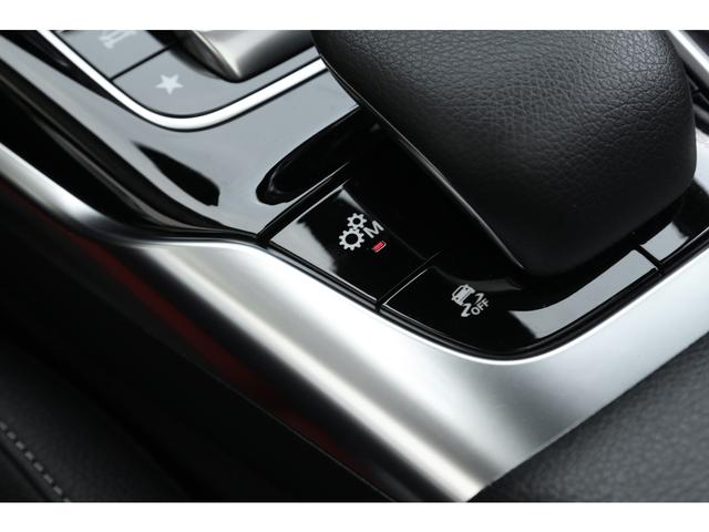 ＣＬＡクラス ＣＬＡ４５　Ｓ　４マチック＋　ＡＭＧパフォーマンス／アドバンスドＰＫＧ　パノラマＳＲ　赤×黒革　シートクーラー＆ヒーター　ＨＵＤ　３６０°カメラ　１９ＡＷ　ＡＭＧライドコントロールサス　車検Ｒ８．１２　走行１６３００ｋｍ（30枚目）