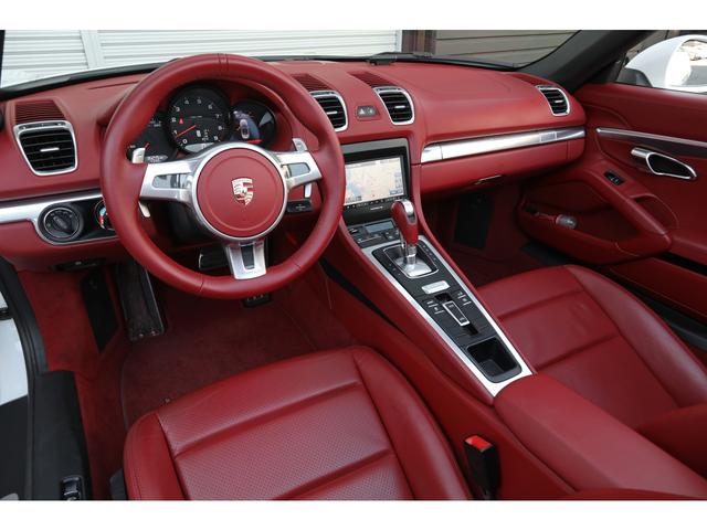 ボクスター ボクスター 左ハンドル レザーインテリア/カレラレッド レッドソフトトップ スポーツデザインステアリング ボディ同色ロールオーバーバー ウインドディフレクター バックカメラ 19インチAW 走行36300km(32枚目)