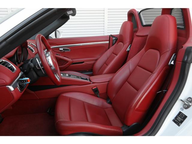 ボクスター ボクスター 左ハンドル レザーインテリア/カレラレッド レッドソフトトップ スポーツデザインステアリング ボディ同色ロールオーバーバー ウインドディフレクター バックカメラ 19インチAW 走行36300km(34枚目)