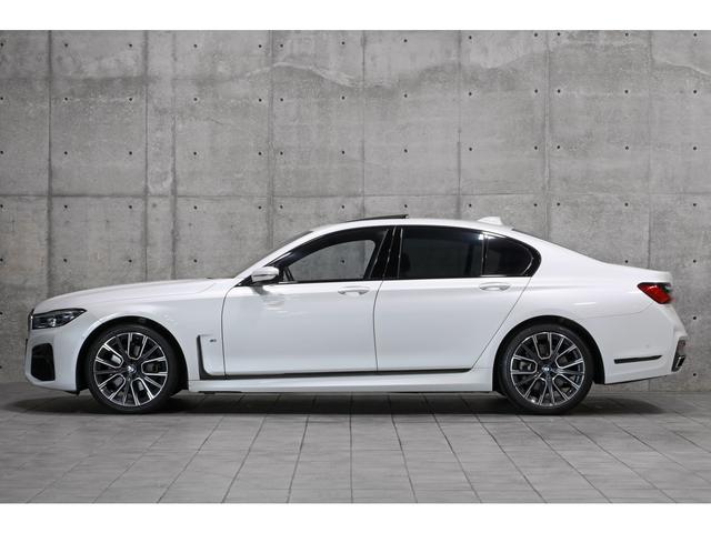 ７シリーズ ７４０ｉ　Ｍスポーツ　電動ガラスサンルーフ　ブラックナッパレザーシート　前後席シートヒーター　前席シートベンチレーション　ｈａｒｍａｎ／ｋａｒｄｏｎ　ＢＭＷレーザーライト　ＨＵＤ　３Ｄビュー　２０ＡＷ　走行２８８００ｋｍ（7枚目）