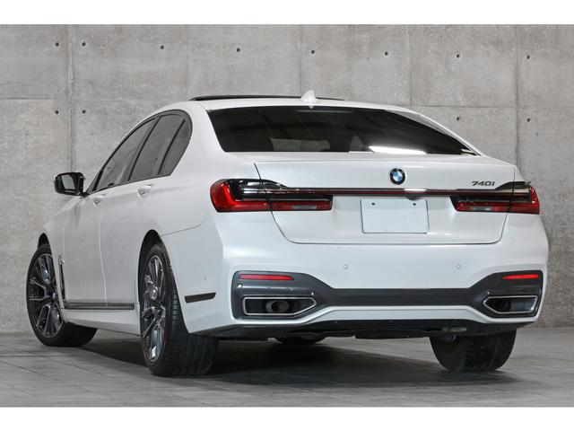 ７シリーズ ７４０ｉ　Ｍスポーツ　電動ガラスサンルーフ　ブラックナッパレザーシート　前後席シートヒーター　前席シートベンチレーション　ｈａｒｍａｎ／ｋａｒｄｏｎ　ＢＭＷレーザーライト　ＨＵＤ　３Ｄビュー　２０ＡＷ　走行２８８００ｋｍ（20枚目）