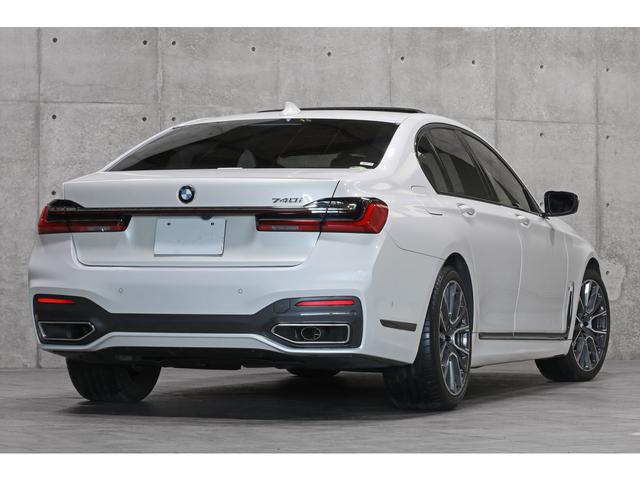 ７シリーズ ７４０ｉ　Ｍスポーツ　電動ガラスサンルーフ　ブラックナッパレザーシート　前後席シートヒーター　前席シートベンチレーション　ｈａｒｍａｎ／ｋａｒｄｏｎ　ＢＭＷレーザーライト　ＨＵＤ　３Ｄビュー　２０ＡＷ　走行２８８００ｋｍ（21枚目）