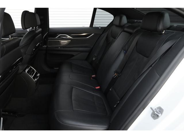 ７シリーズ ７４０ｉ　Ｍスポーツ　電動ガラスサンルーフ　ブラックナッパレザーシート　前後席シートヒーター　前席シートベンチレーション　ｈａｒｍａｎ／ｋａｒｄｏｎ　ＢＭＷレーザーライト　ＨＵＤ　３Ｄビュー　２０ＡＷ　走行２８８００ｋｍ（29枚目）