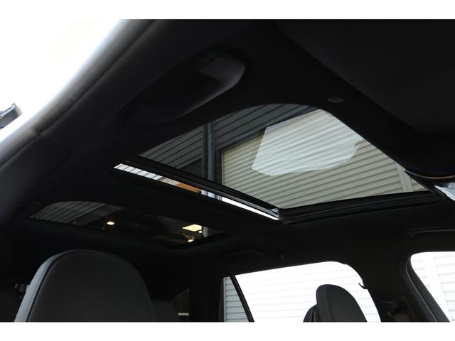 愛車をいつまでも綺麗に維持したいというお客様にもご満足いただけるよう、様々なボディコーティングメニューを揃えております。ボディラッピングやプロテクションフィルムの施工も受け付けております。