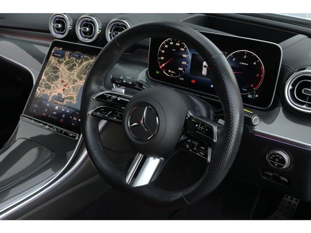 自動車保険のお取り扱いもございます。お客様に合ったプランを作成できるようお手伝いさせていただきます。詳細は担当スタッフまでお申し付けください。