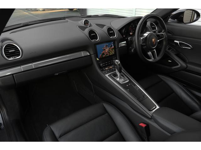 ７１８ケイマン ７１８ケイマン　スポーツデザインパッケージ　スポーツクロノパッケージ　ブラックレザー　シートヒーター　ＢＯＳＥサウンド　ティンテッドテールランプ　クルーズコントロール　１９ＡＷ　走行２０８００ｋｍ　２０１８年モデル（3枚目）