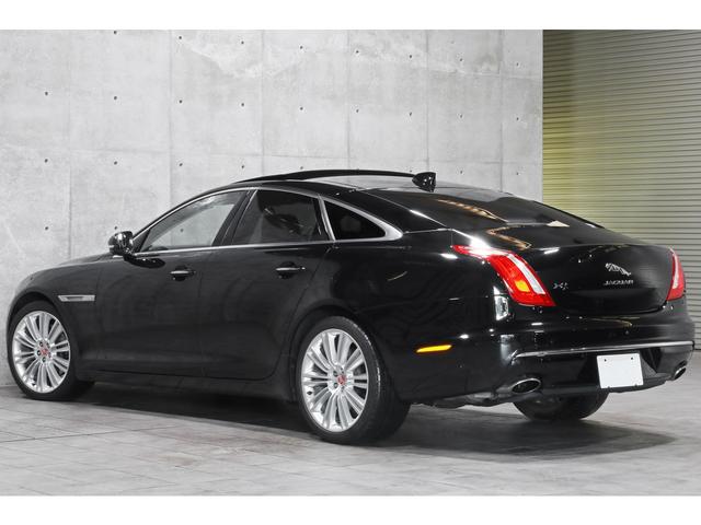 ＸＪ ＸＪ　ポートフォリオ　後期最終モデル　プレミアムボディカラー／アルティメットブラック　ロンドンタン革　前後席ヒーター／クーラー　ＭＥＲＩＤＩＡＮサラウンドサウンド　サラウンドカメラ　２０インチＡＷ　走行距離２１２００ｋｍ（9枚目）