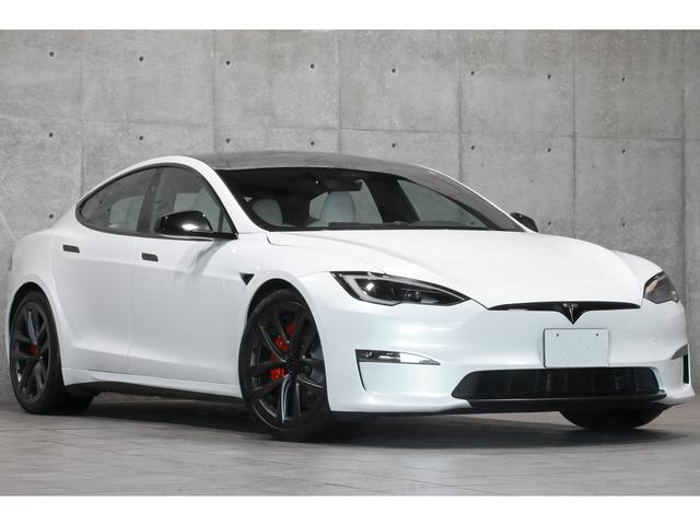 ８千葉県に３店舗、東京都に２店舗、関西に１店舗、常時２００台程展示をしております！厳選したお車を取り揃えておりますので、是非ご来店ください。