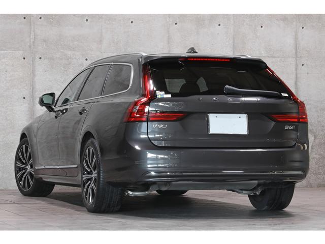 Ｖ９０ Ｂ６　ＡＷＤ　インスクリプション　パノラマＳＲ　Ｂｏｗｅｒｓ＆Ｗｉｌｋｉｎｓサウンド　ブロンドレザー　前後席シートヒーター　シートクーラー　ピッチドオークウッドパネル　外装／プラチナグレーＭ　ナビ　３６０°カメラ　専用１９インチＡＷ（9枚目）