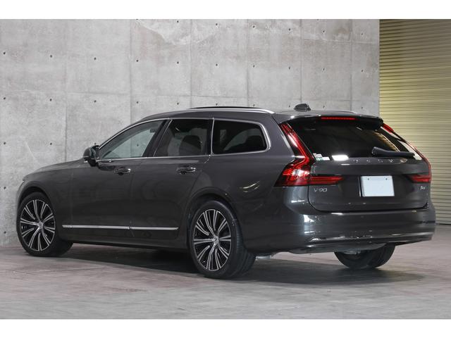 Ｖ９０ Ｂ６　ＡＷＤ　インスクリプション　パノラマＳＲ　Ｂｏｗｅｒｓ＆Ｗｉｌｋｉｎｓサウンド　ブロンドレザー　前後席シートヒーター　シートクーラー　ピッチドオークウッドパネル　外装／プラチナグレーＭ　ナビ　３６０°カメラ　専用１９インチＡＷ（16枚目）