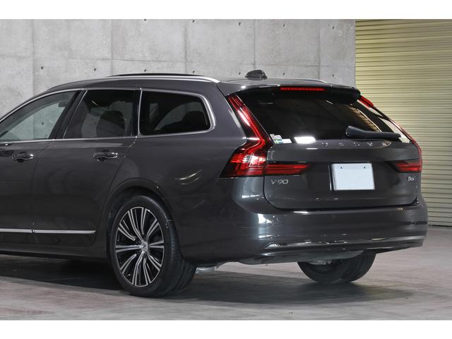 Ｖ９０ Ｂ６　ＡＷＤ　インスクリプション　パノラマＳＲ　Ｂｏｗｅｒｓ＆Ｗｉｌｋｉｎｓサウンド　ブロンドレザー　前後席シートヒーター　シートクーラー　ピッチドオークウッドパネル　外装／プラチナグレーＭ　ナビ　３６０°カメラ　専用１９インチＡＷ（17枚目）