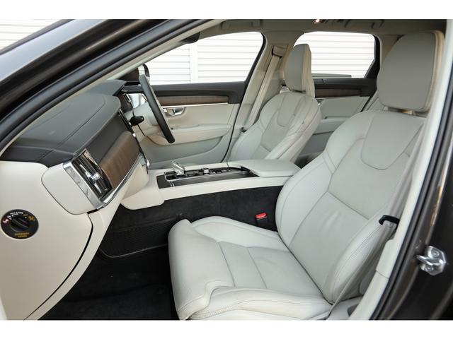 Ｖ９０ Ｂ６　ＡＷＤ　インスクリプション　パノラマＳＲ　Ｂｏｗｅｒｓ＆Ｗｉｌｋｉｎｓサウンド　ブロンドレザー　前後席シートヒーター　シートクーラー　ピッチドオークウッドパネル　外装／プラチナグレーＭ　ナビ　３６０°カメラ　専用１９インチＡＷ（22枚目）
