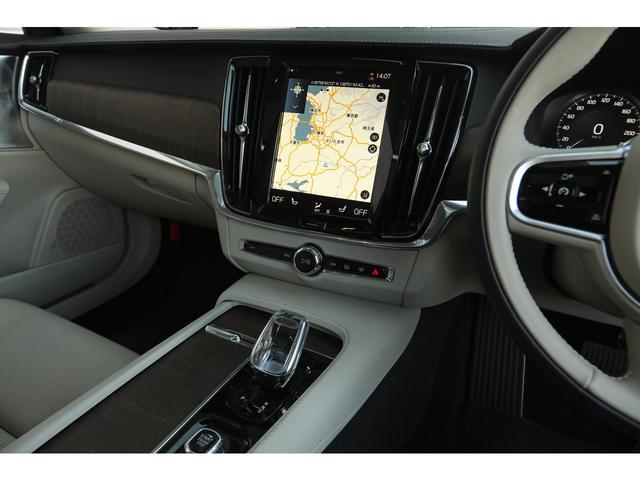 Ｖ９０ Ｂ６　ＡＷＤ　インスクリプション　パノラマＳＲ　Ｂｏｗｅｒｓ＆Ｗｉｌｋｉｎｓサウンド　ブロンドレザー　前後席シートヒーター　シートクーラー　ピッチドオークウッドパネル　外装／プラチナグレーＭ　ナビ　３６０°カメラ　専用１９インチＡＷ（25枚目）