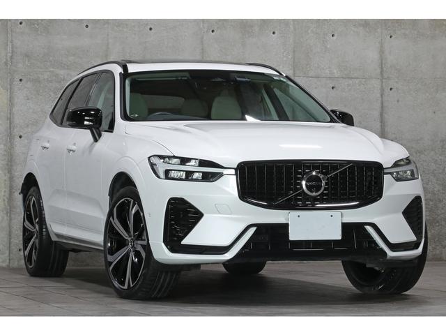 ＸＣ６０ リチャージアルティメトＴ６ＡＷＤプラグインハイブリド　パノラマサンルーフ　ブロンド革　２１インチＡＷ　２０２３年モデル　１オーナー　外装色クリスタルホワイト　シートヒーター　ウッドパネル　Ｇｏｏｇｌｅナビ　３６０°カメラ　新車保証Ｒ９年１２月（8枚目）