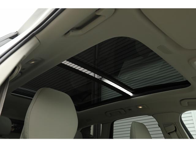 ＸＣ６０ リチャージアルティメトＴ６ＡＷＤプラグインハイブリド　パノラマサンルーフ　ブロンド革　２１インチＡＷ　２０２３年モデル　１オーナー　外装色クリスタルホワイト　シートヒーター　ウッドパネル　Ｇｏｏｇｌｅナビ　３６０°カメラ　新車保証Ｒ９年１２月（10枚目）