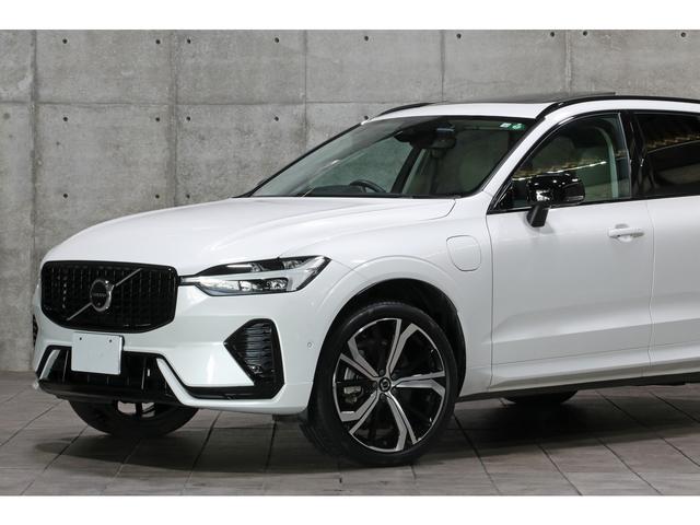 ＸＣ６０ リチャージアルティメトＴ６ＡＷＤプラグインハイブリド　パノラマサンルーフ　ブロンド革　２１インチＡＷ　２０２３年モデル　１オーナー　外装色クリスタルホワイト　シートヒーター　ウッドパネル　Ｇｏｏｇｌｅナビ　３６０°カメラ　新車保証Ｒ９年１２月（15枚目）