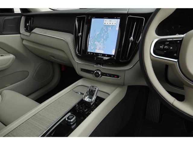 ＸＣ６０ リチャージアルティメトＴ６ＡＷＤプラグインハイブリド　パノラマサンルーフ　ブロンド革　２１インチＡＷ　２０２３年モデル　１オーナー　外装色クリスタルホワイト　シートヒーター　ウッドパネル　Ｇｏｏｇｌｅナビ　３６０°カメラ　新車保証Ｒ９年１２月（26枚目）