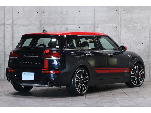 ＭＩＮＩ ジョンクーパーワークス　クラブマン　外装／エニグマティックブラック　ＯＰ１９インチＡＷ　ピアノブラックエクステリア　パーキングアシストＰＫＧ　ＪＣＷスポーツシート　８．８インチナビ　ＨＵＤ　チリレッドルーフ／ミラー　ＡＣＣ　バックカメラ（17枚目）
