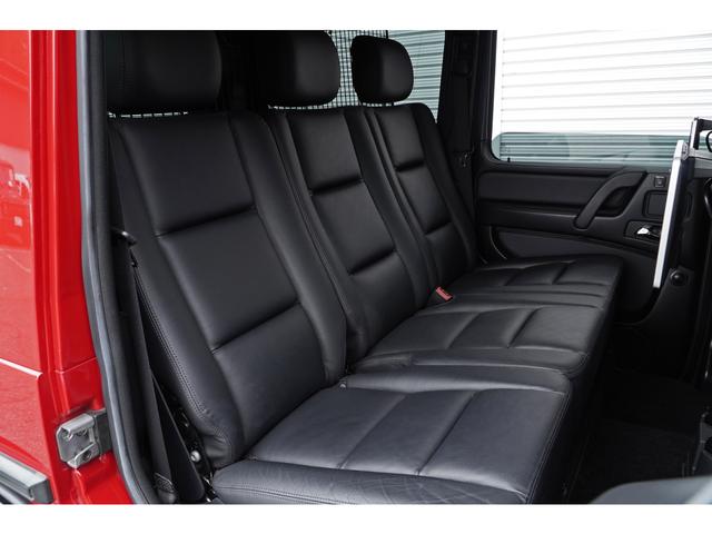 Ｇクラス Ｇ３５０ｄ　ヘリテージエディション　最終モデル　１００台限定特別色／インペリアルレッド　ナイトＰＫＧ　サンルーフ　ブラック１８ＡＷ　後席モニター　黒革　前後シートヒーター　ハーマンカードン　８インチナビ　ＴＶ　Ｂカメラ　ディストロニック（32枚目）