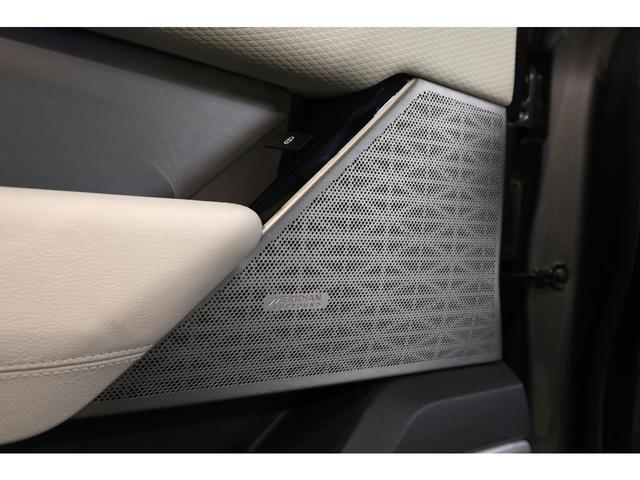 レンジローバーヴェラール Ｒ　ダイナミック　ＳＥ　３００ＰＳ　ドライブプロパック　パノラマサンルーフ　ＭＥＲＩＤＩＡＮサラウンド　マトリックスＬＥＤ　エアサス搭載車　アダプティブクルーズ　ブラインドスポット　コントラストルーフ　ステアリングヒーター　車検Ｒ９．４（12枚目）