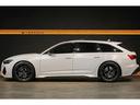 ＲＳ６アバント パフォーマンス ベースグレード　ｅｘｃｌｕｓｉｖｅカラー／グレイシアホワイトマット　カーボン／ブラックスタイリングＰＫＧ　パノラマＳＲ　ＲＳエキゾースト　ＯＰ２２ＡＷ　カーボントリム　黒革　シートクーラー　ＨＵＤ　サラウンドビュー（5枚目）