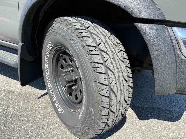ダットサンピックアップ ダブルキャブ　ＡＸリミテッド　全塗装済み（30枚目）
