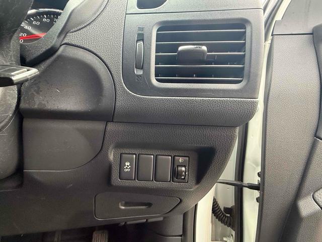エクストレイル ２０Ｓ　４ＷＤ　ＥＴＣ　バックカメラ　ナビ　ＴＶ　キーレスエントリー　電動格納ミラー　ＣＶＴ　衝突安全ボディ　ＣＤ　ＵＳＢ　ＡＢＳ　ＥＳＣ　エアコン　パワーステアリング　パワーウィンドウ　運転席エアバッグ（10枚目）