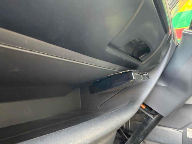ボンゴバン ＧＬ　ＥＴＣ　ナビ　ＴＶ　スライドドア　キーレスエントリー　ＣＶＴ　ＣＤ　ＵＳＢ　エアコン　パワーウィンドウ　１．８　ＧＬ　ワイドロー　ハイルーフ　リンエイリアシート　サブバッテリー付き　（シルバー）（20枚目）