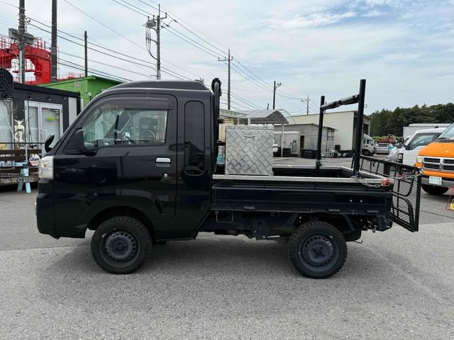 ハイゼットトラック ジャンボ　４ＷＤ　軽トラック　ＡＴ　ＴＶ　キーレスエントリー　エアコン　パワーウィンドウ　運転席エアバッグ　助手席エアバッグ（18枚目）