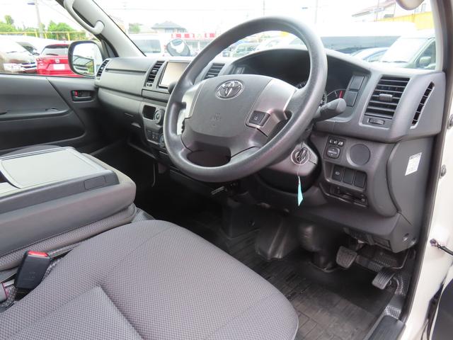 レジアスエースバン ロングＤＸ　ＧＬパッケージ　純正ナビ　衝突軽減ブレーキ　レーンキープ　バックカメラ　ＬＥＤヘッドライト　キーレス　フルセグ　Ｂｌｕｅｔｏｏｔｈ　ＥＴＣ　リアエアコン　ヒーター　禁煙車　ＡＣ１００Ｖドアバイザー　オートハイビーム（18枚目）