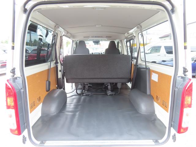 レジアスエースバン ロングＤＸ　ＧＬパッケージ　純正ナビ　衝突軽減ブレーキ　レーンキープ　バックカメラ　ＬＥＤヘッドライト　キーレス　フルセグ　Ｂｌｕｅｔｏｏｔｈ　ＥＴＣ　リアエアコン　ヒーター　禁煙車　ＡＣ１００Ｖドアバイザー　オートハイビーム（46枚目）