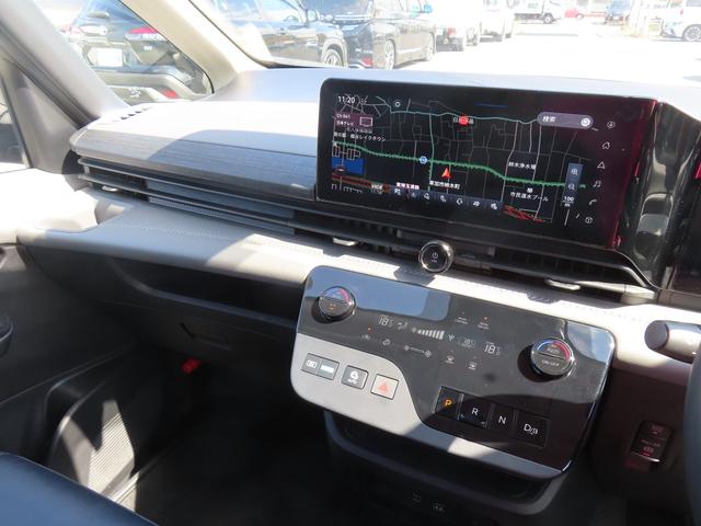 セレナ ｅ－パワー　ルキシオン　全周囲カメラ　ナビ　ＴＶ　クリアランスソナー　プロパイロット２．０　自動駐車システム　衝突被害軽減システム　両側電動スライドドア　ＬＥＤヘッドランプ　スマートキー　ハンズオフ　追従オートクルーズ（12枚目）