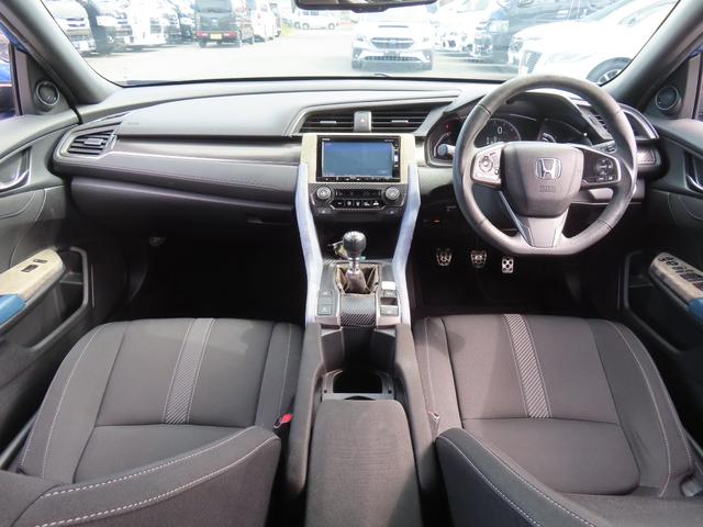 シビック ハッチバック　ホンダセンシング　ＢＬＩＴＺ車高調　ＲＡＹＳ１９ＡＷ　柿本マフラー　６速　ドラレコ　レーンアシスト　追従クルーズコントロール　衝突被害軽減システム　バックカメラ　ＬＥＤランプ　ＭＴ　シートヒーター　スマートキー（2枚目）