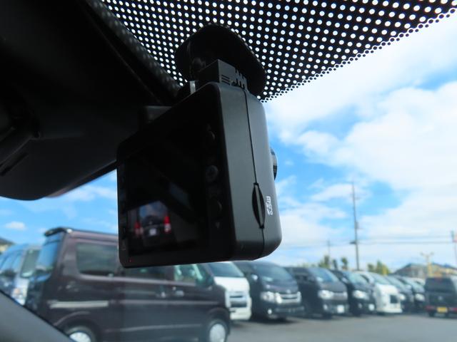 シビック ハッチバック　ホンダセンシング　ＢＬＩＴＺ車高調　ＲＡＹＳ１９ＡＷ　柿本マフラー　６速　ドラレコ　レーンアシスト　追従クルーズコントロール　衝突被害軽減システム　バックカメラ　ＬＥＤランプ　ＭＴ　シートヒーター　スマートキー（10枚目）