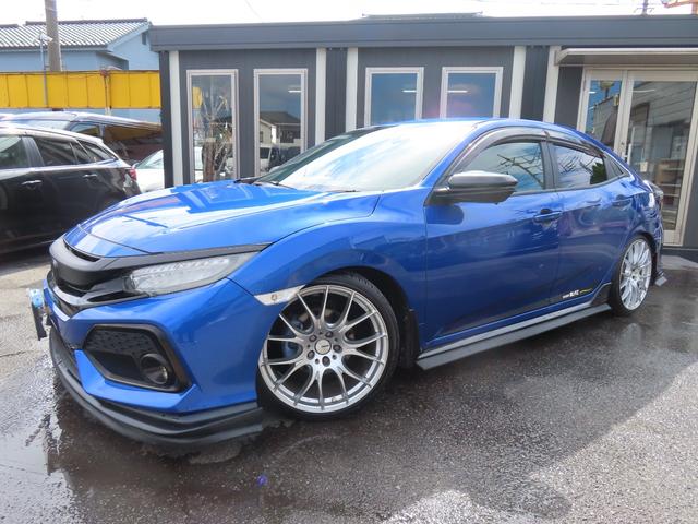 シビック ハッチバック　ホンダセンシング　ＢＬＩＴＺ車高調　ＲＡＹＳ１９ＡＷ　柿本マフラー　６速　ドラレコ　レーンアシスト　追従クルーズコントロール　衝突被害軽減システム　バックカメラ　ＬＥＤランプ　ＭＴ　シートヒーター　スマートキー（11枚目）