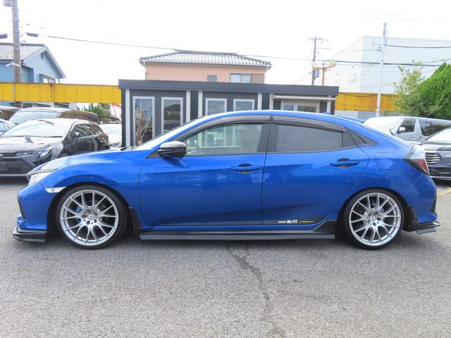 シビック ハッチバック　ホンダセンシング　ＢＬＩＴＺ車高調　ＲＡＹＳ１９ＡＷ　柿本マフラー　６速　ドラレコ　レーンアシスト　追従クルーズコントロール　衝突被害軽減システム　バックカメラ　ＬＥＤランプ　ＭＴ　シートヒーター　スマートキー（18枚目）