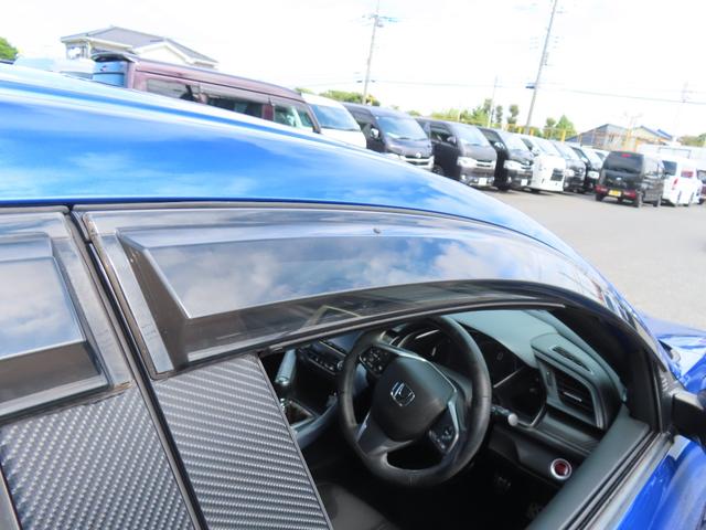 シビック ハッチバック　ホンダセンシング　ＢＬＩＴＺ車高調　ＲＡＹＳ１９ＡＷ　柿本マフラー　６速　ドラレコ　レーンアシスト　追従クルーズコントロール　衝突被害軽減システム　バックカメラ　ＬＥＤランプ　ＭＴ　シートヒーター　スマートキー（28枚目）