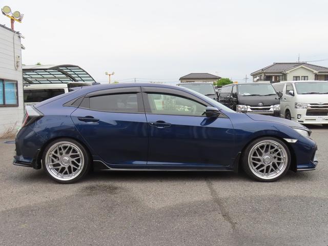 シビック ハッチバック　ローダウン　レオンハルト１９インチアルミ　バックカメラ　ナビ　ＴＶ　オートクルーズコントロール　レーンアシスト　衝突被害軽減システム　オートライト　ＬＥＤヘッドランプ　パワーシート　スマートキー（15枚目）