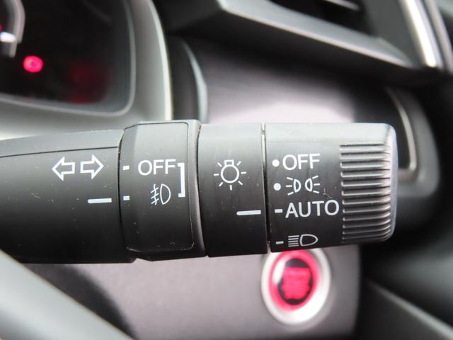 シビック ハッチバック　ローダウン　レオンハルト１９インチアルミ　バックカメラ　ナビ　ＴＶ　オートクルーズコントロール　レーンアシスト　衝突被害軽減システム　オートライト　ＬＥＤヘッドランプ　パワーシート　スマートキー（25枚目）