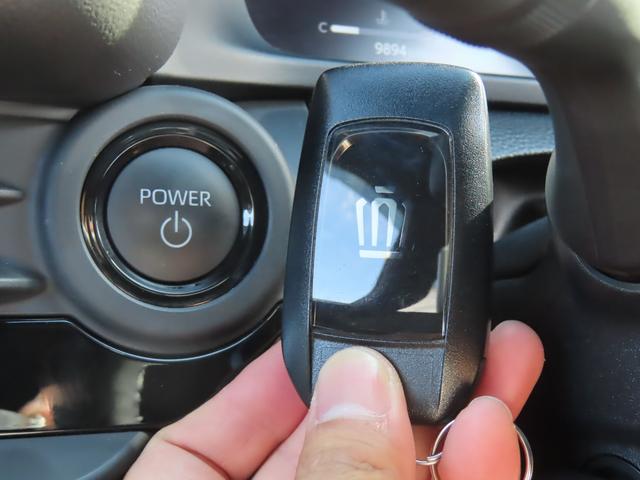 クラウンスポーツ Ｚ　４ＷＤ　全周囲カメラ　１２．３型ナビ　ＴＶ　コーナーセンサー　追従クルーズコントロール　レーンアシスト　パークアシスト　衝突被害軽減システム　２１インチアルミ　オートライト　本革電動シート（6枚目）