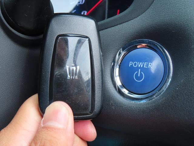 クラウンハイブリッド RS 専用18インチホイール 専用グリル クリアランスソナー レーンアシスト 追従クルーズコントロール パークアシスト 衝突被害軽減システム 全周囲カメラ ナビ TV オートマチックハイビーム オートライト(9枚目)