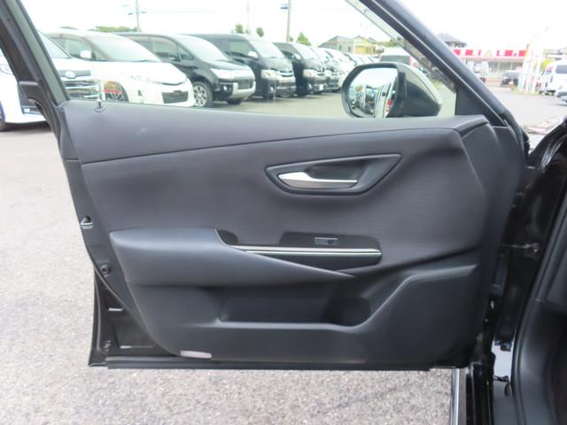 クラウンハイブリッド RS 専用18インチホイール 専用グリル クリアランスソナー レーンアシスト 追従クルーズコントロール パークアシスト 衝突被害軽減システム 全周囲カメラ ナビ TV オートマチックハイビーム オートライト(31枚目)